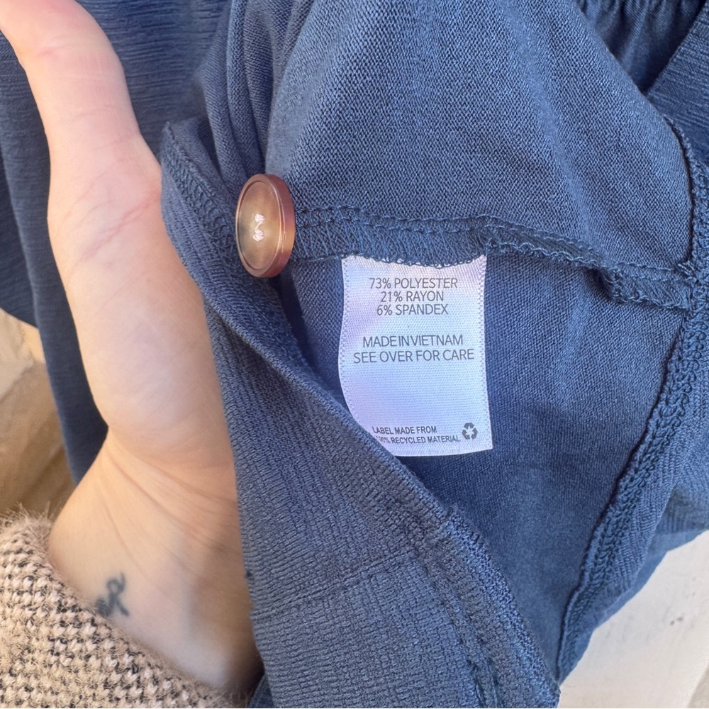 NEW Fortune + Ivy x Stitch Fix blue blouse with button accents, medium - Picture 3 of 6